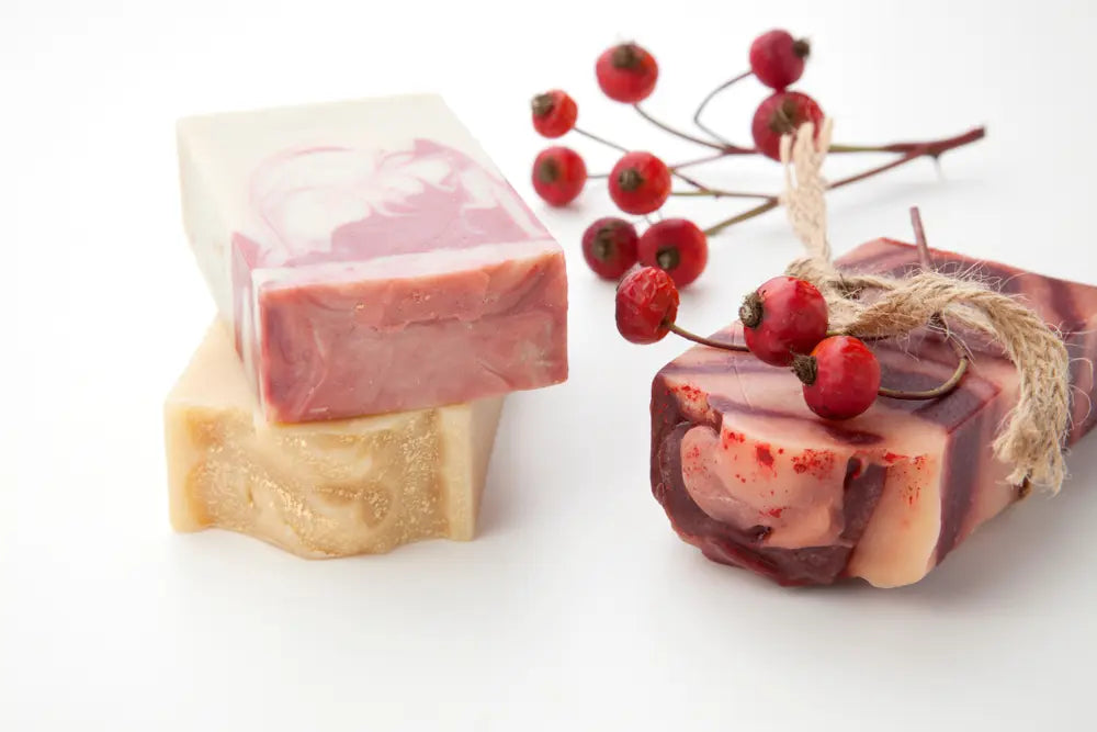 El jabón con rosa mosqueta: usos, beneficios y cómo integrarlo en tu rutina